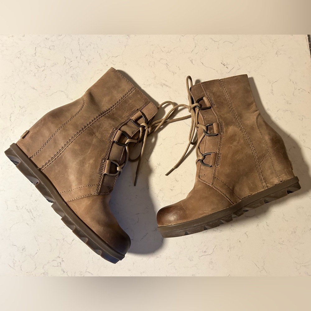 EUC Sorel Joan of Arctic Brown Leather Lace-Up Wedge Boots - Picture 6 of 12